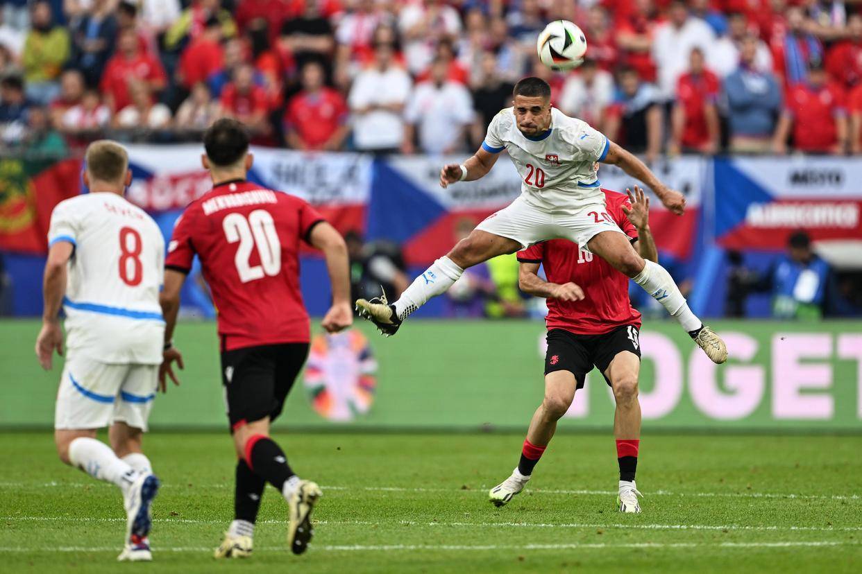 欧预赛比赛：比利时战胜乌拉圭的简单介绍