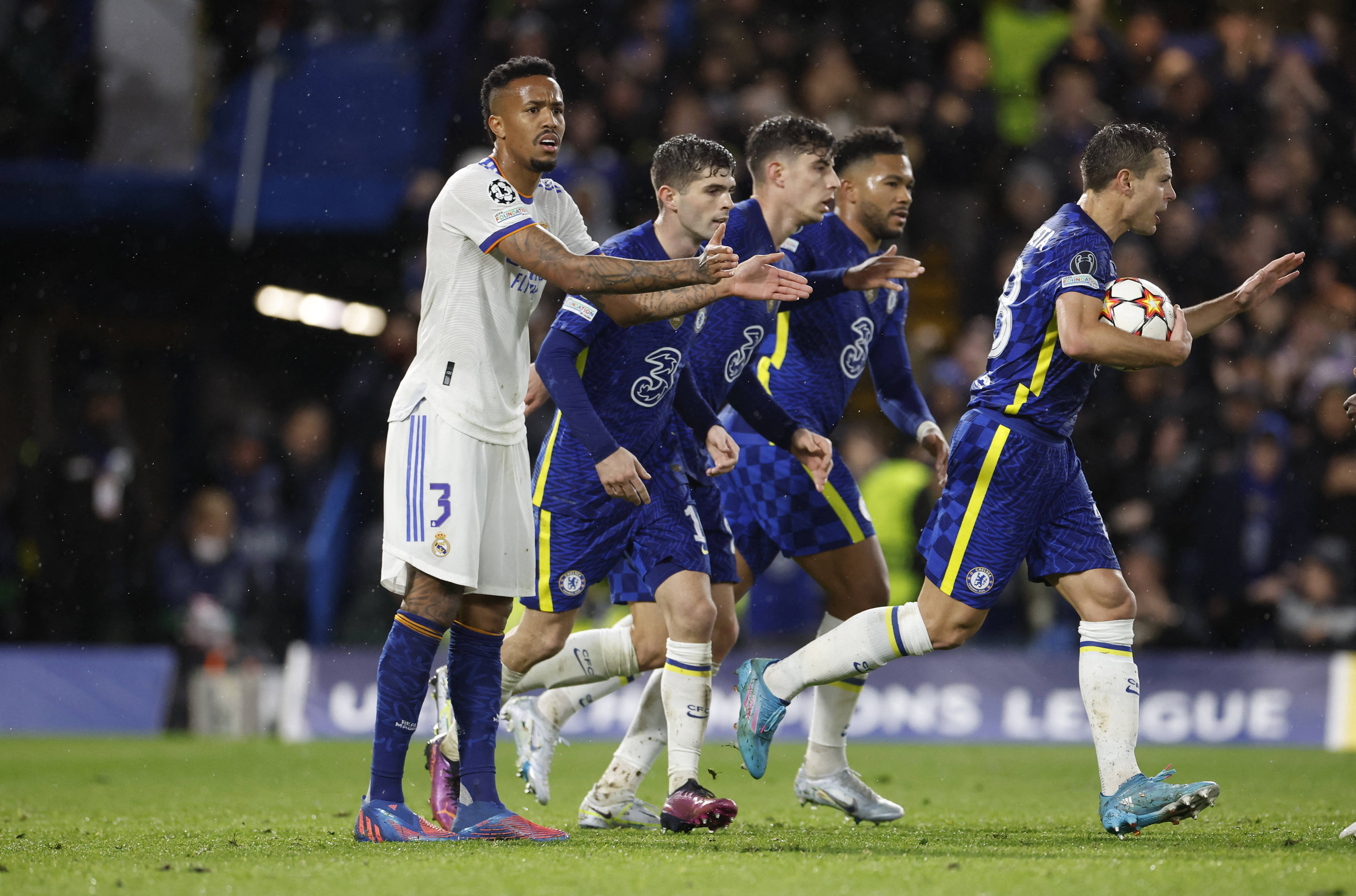 尤文图斯备战对阵阿姆斯特丹的比赛