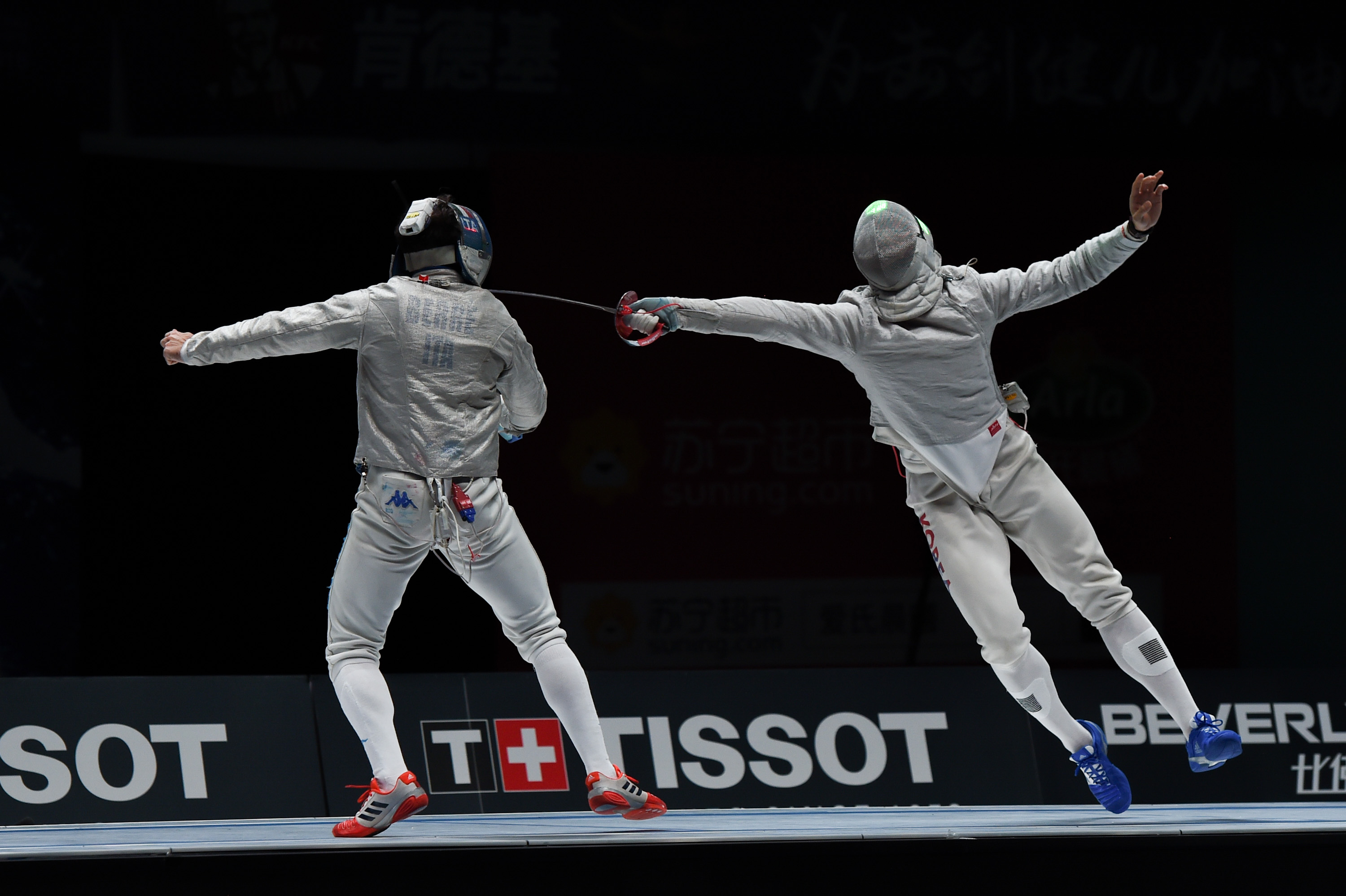 开云体育下载-瑞典选手在击剑赛事中喜获金牌