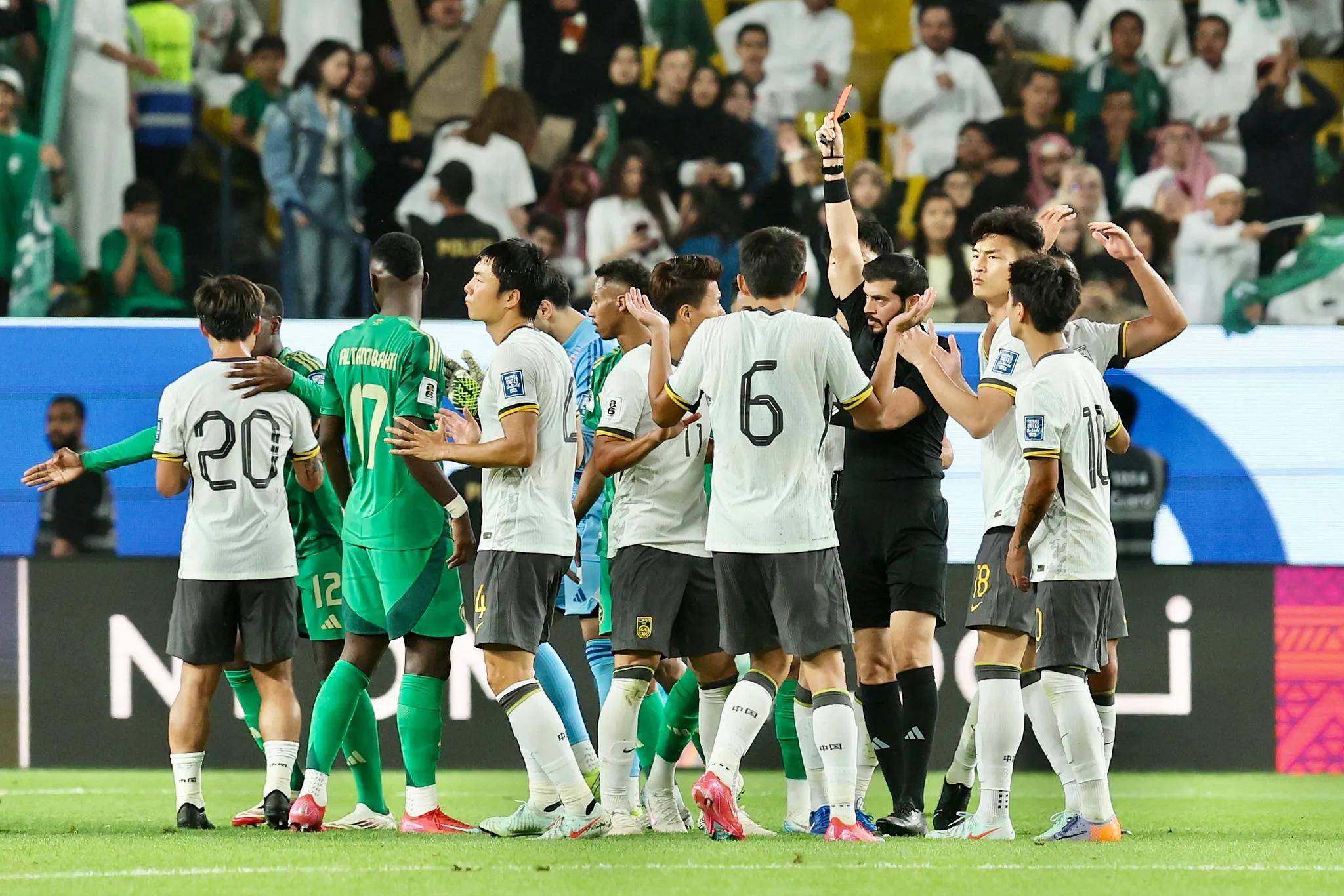 开云体育地址-亚眠客场失利，保级防线岌岌可危的简单介绍