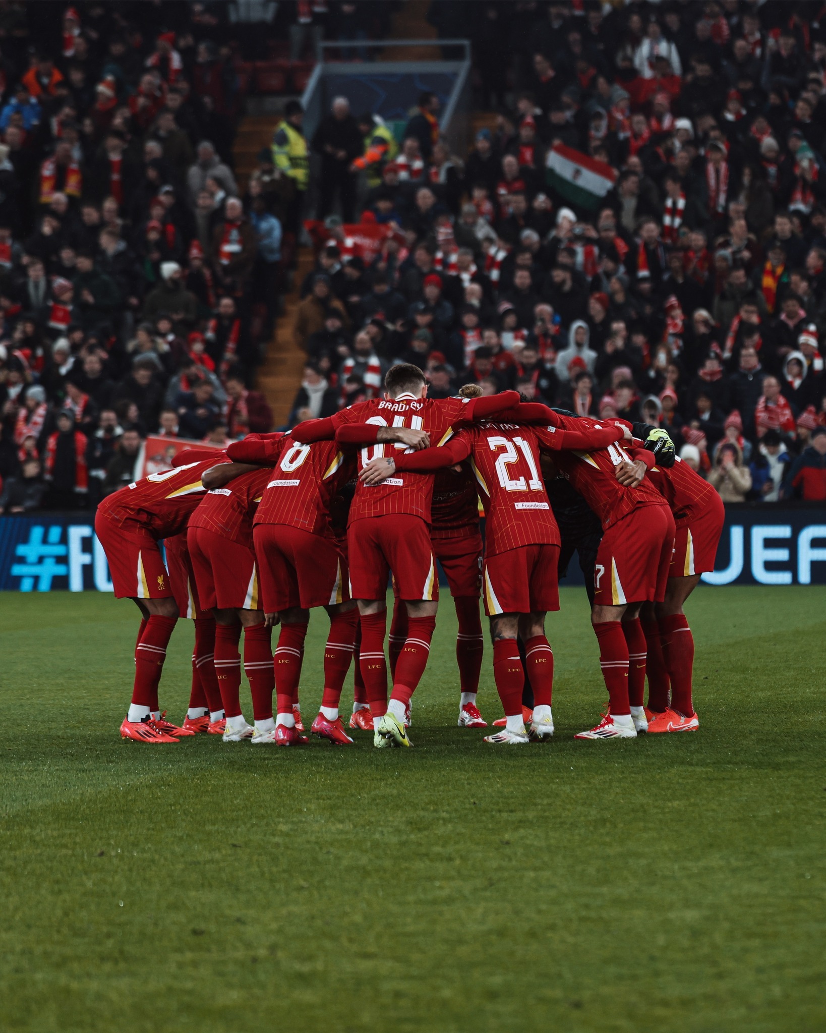 包含利物浦客场失利，欧冠征程遭遇瓶颈的词条