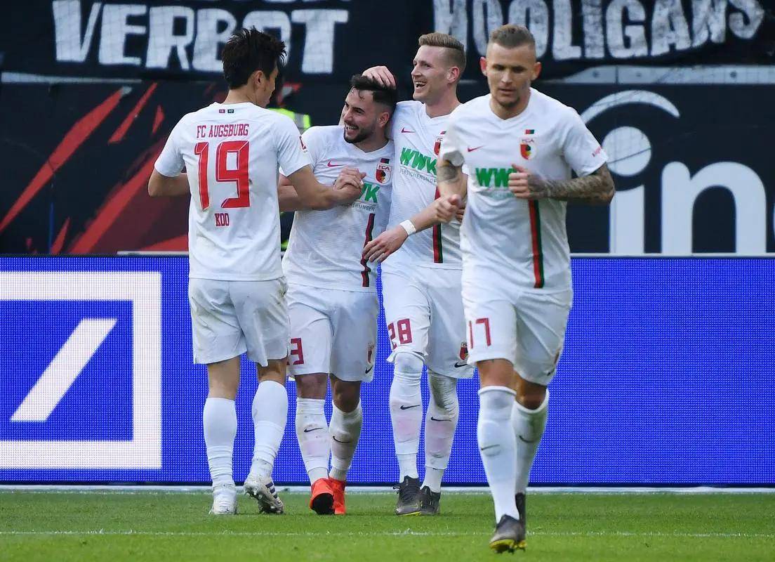 包含奥格斯堡客场大胜，客场气势如虹的词条