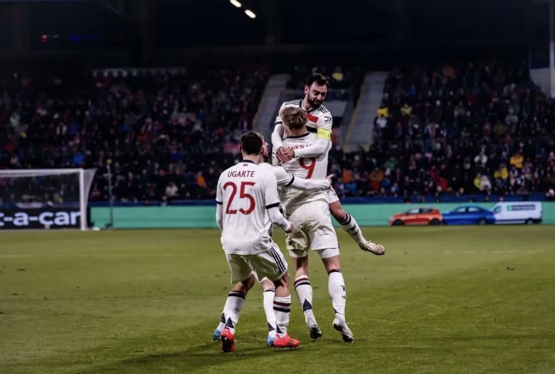 紧张气氛四溢，欧预赛赛场热血沸腾！的简单介绍