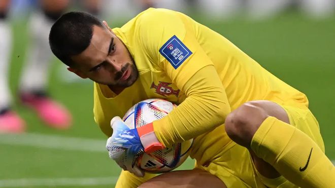 葡萄牙门将扑出点球，帮助球队晋级八强的简单介绍