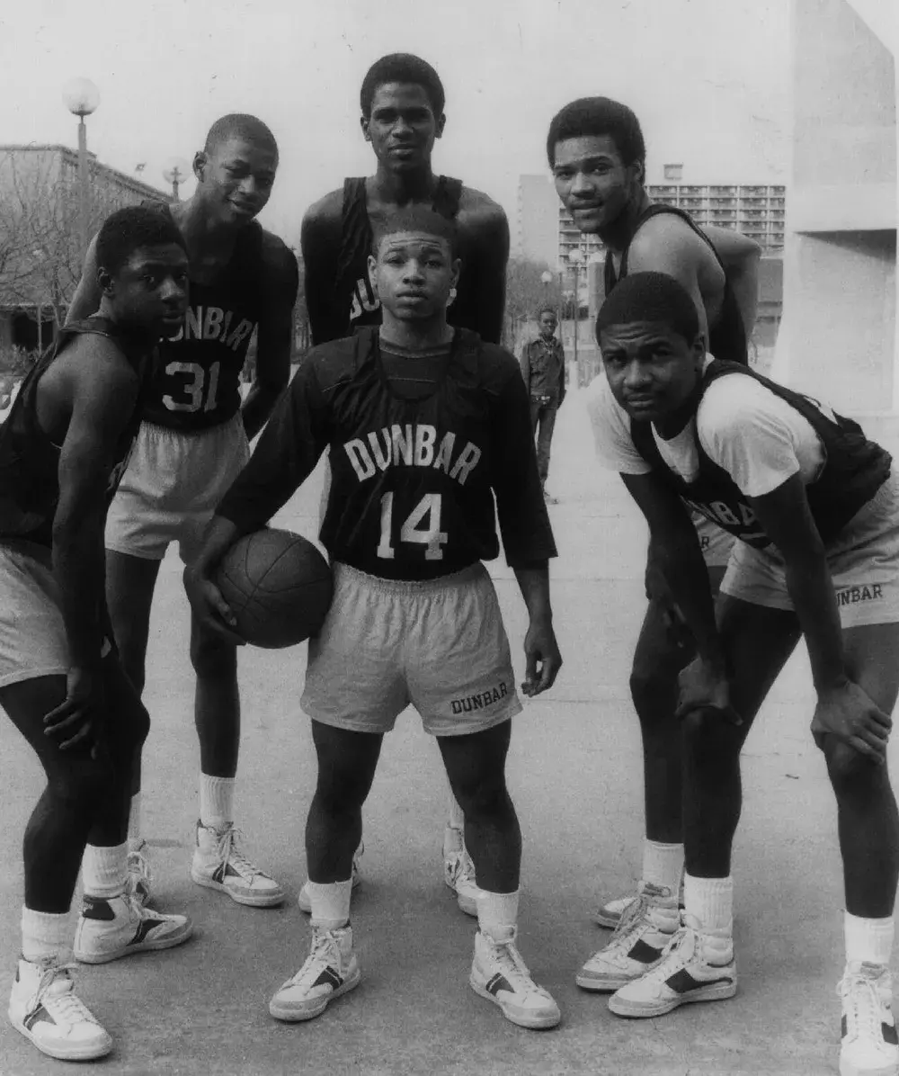 开云体育app下载-包含黄蜂团队合作不畅，资深球员表现低迷的词条