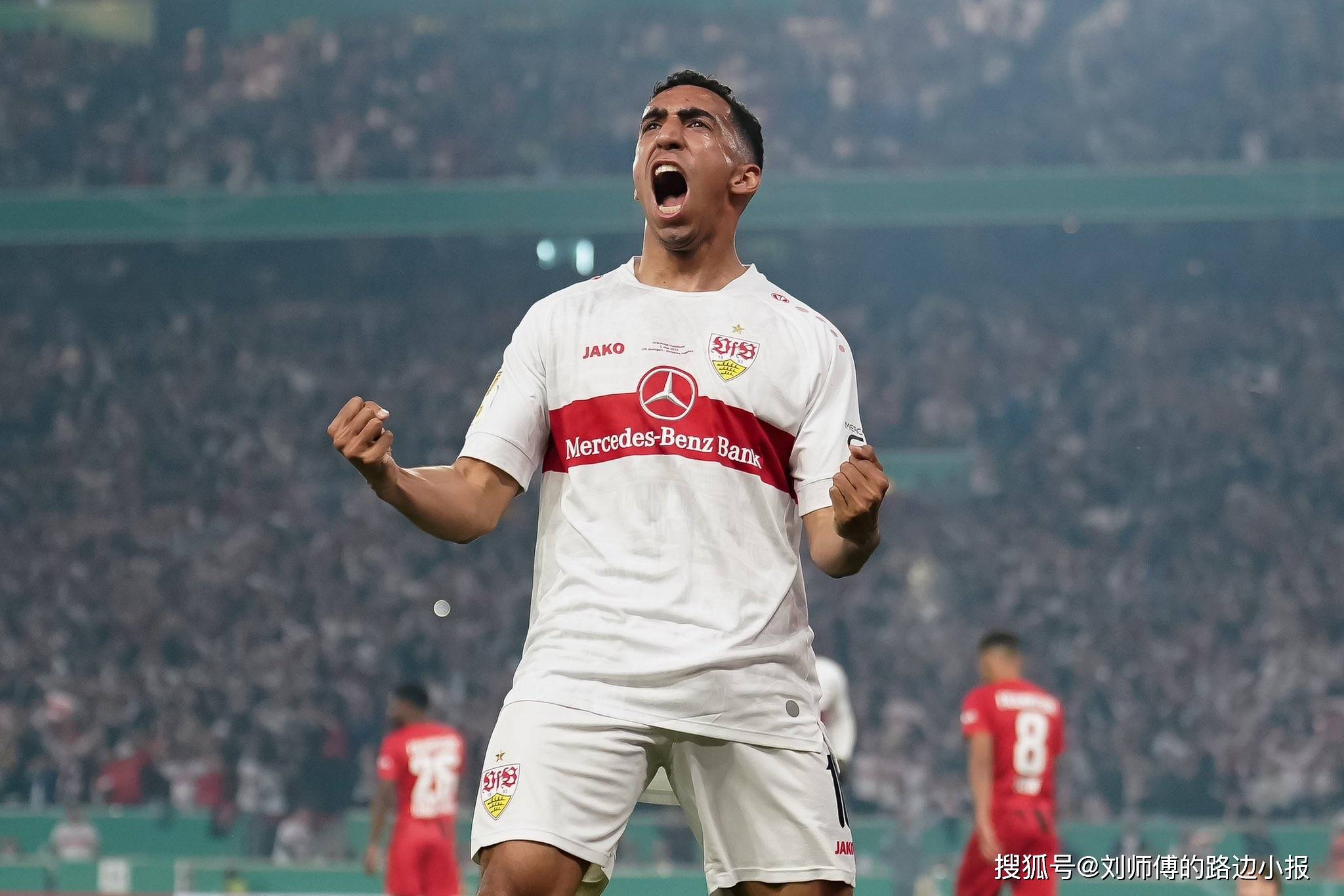 开云体育app-斯图加特球员进攻疲软，主帅需调整进攻战术