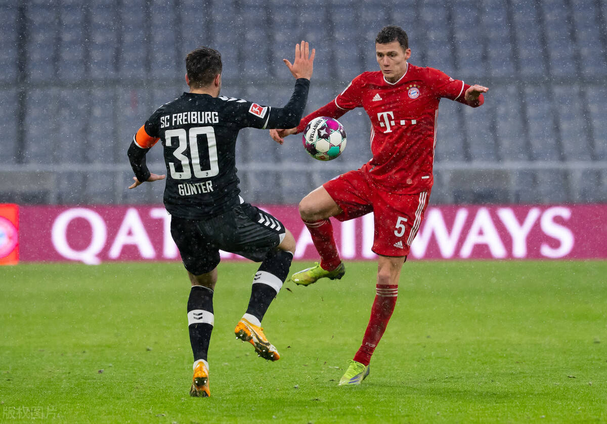 斯图加特球员进攻疲软，主帅需调整进攻战术