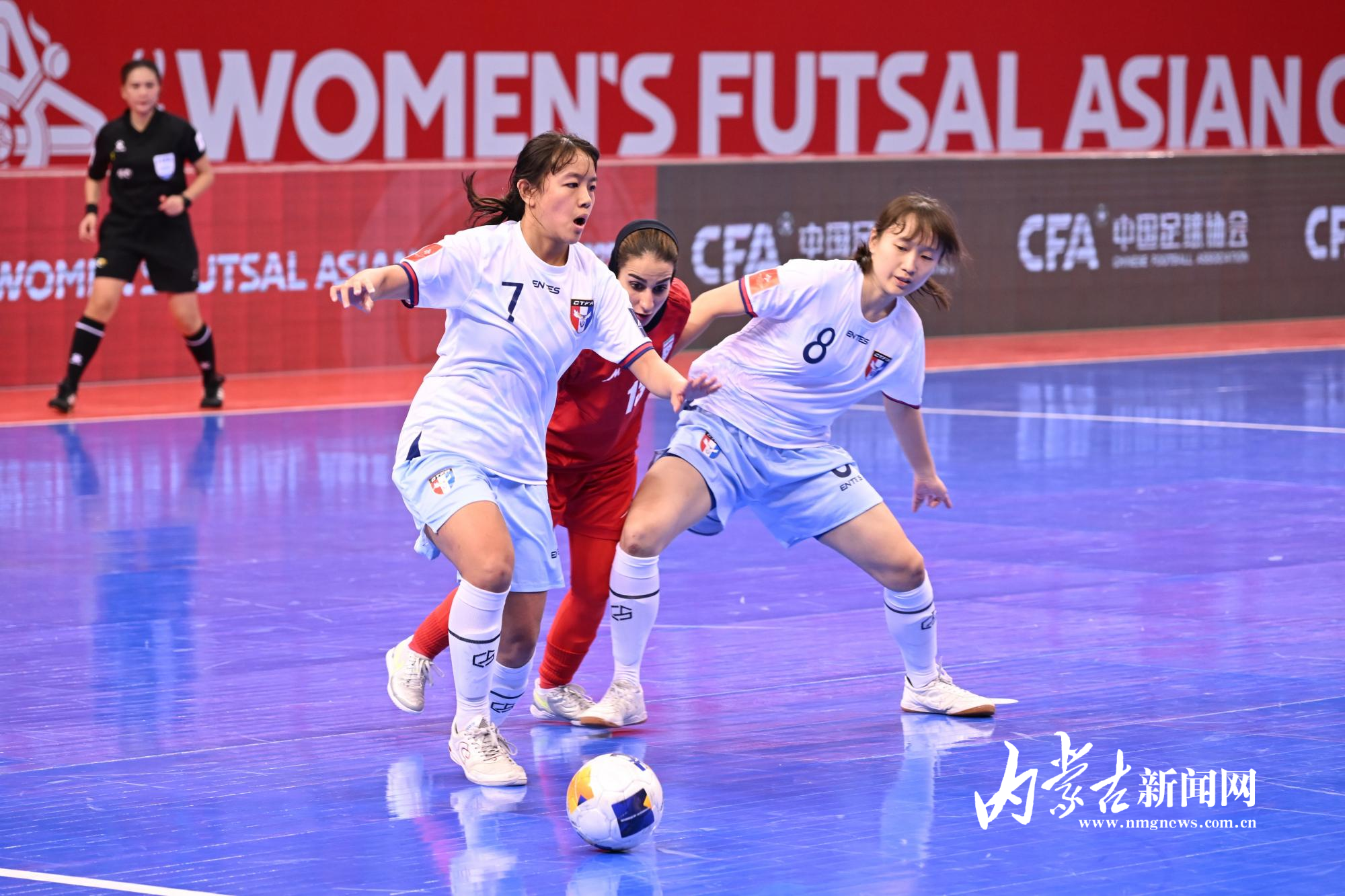 开云体育链接-关于纷扰决胜：女子足球职业联赛半决赛战况惊人的信息