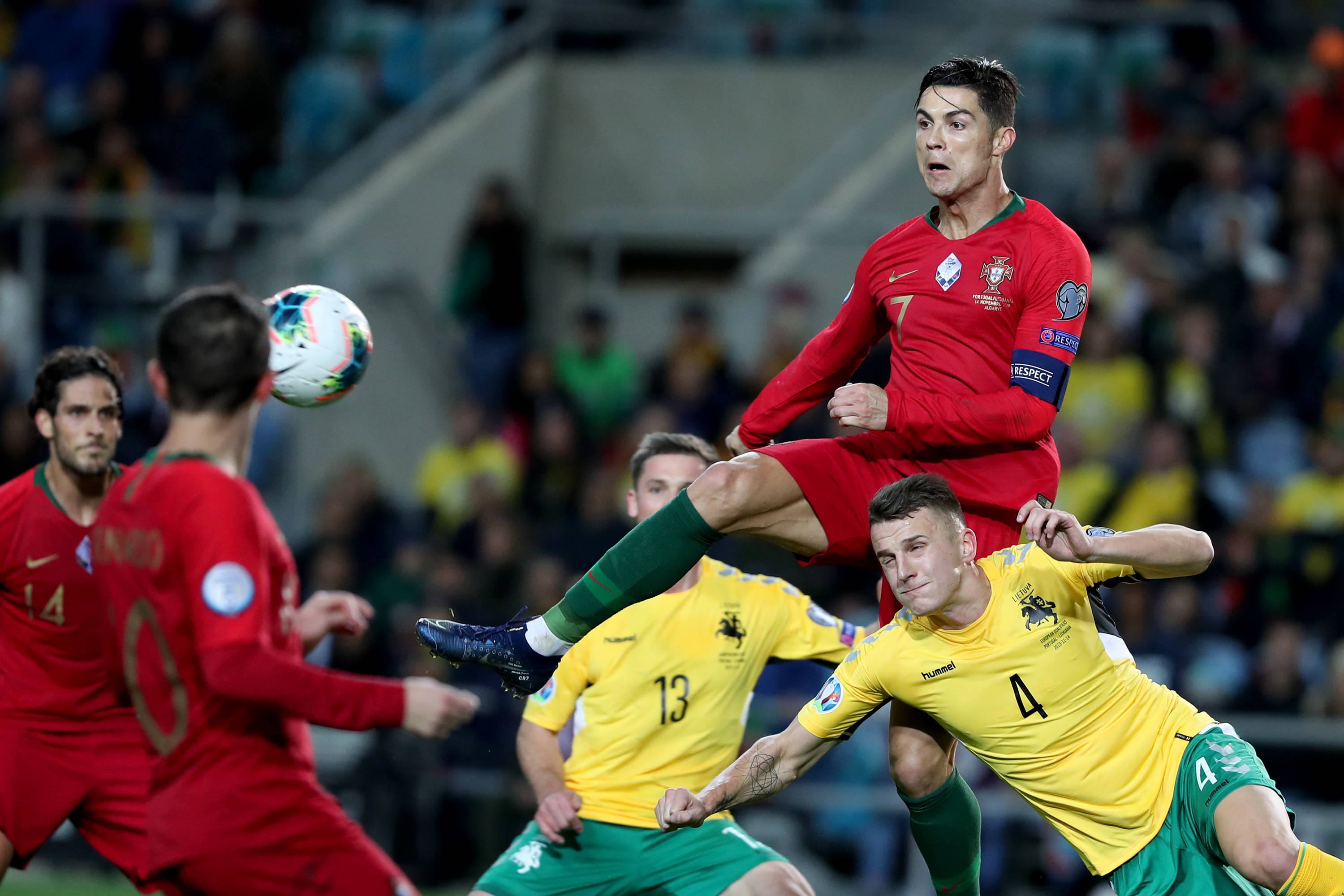 土耳其队胜利晋级欧锦赛预选赛