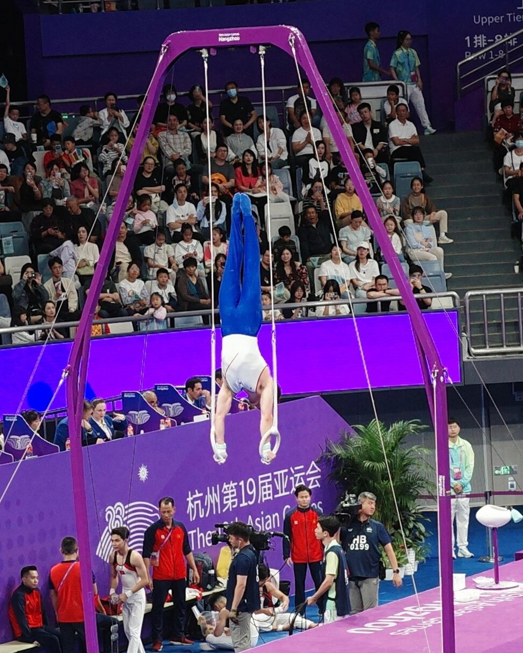 开云体育官网入口-世界一流运动员奋勇争先，展现出色技艺的简单介绍