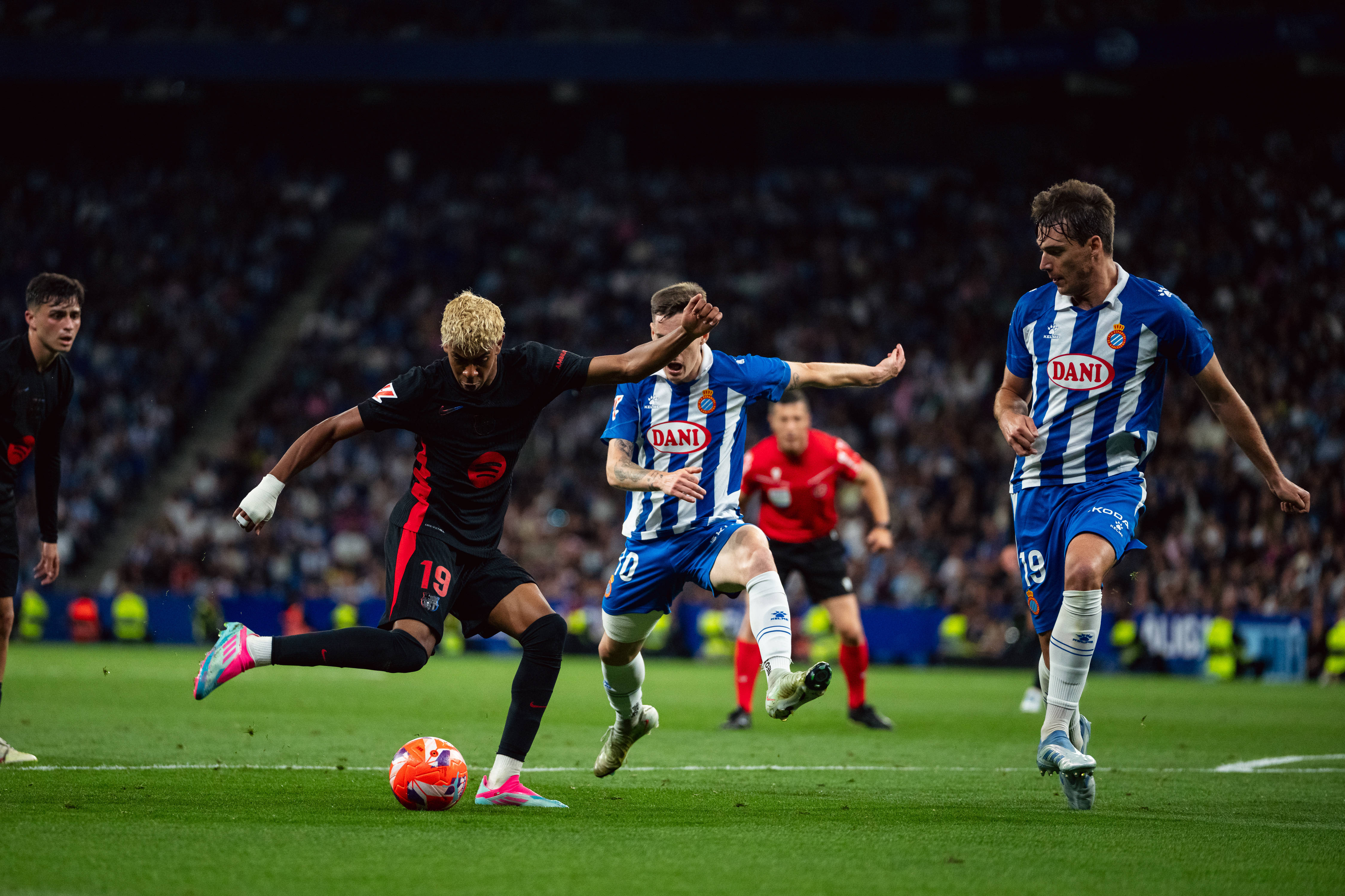 开云体育官方登录入口-巴萨边锋连续比赛中攻入进球