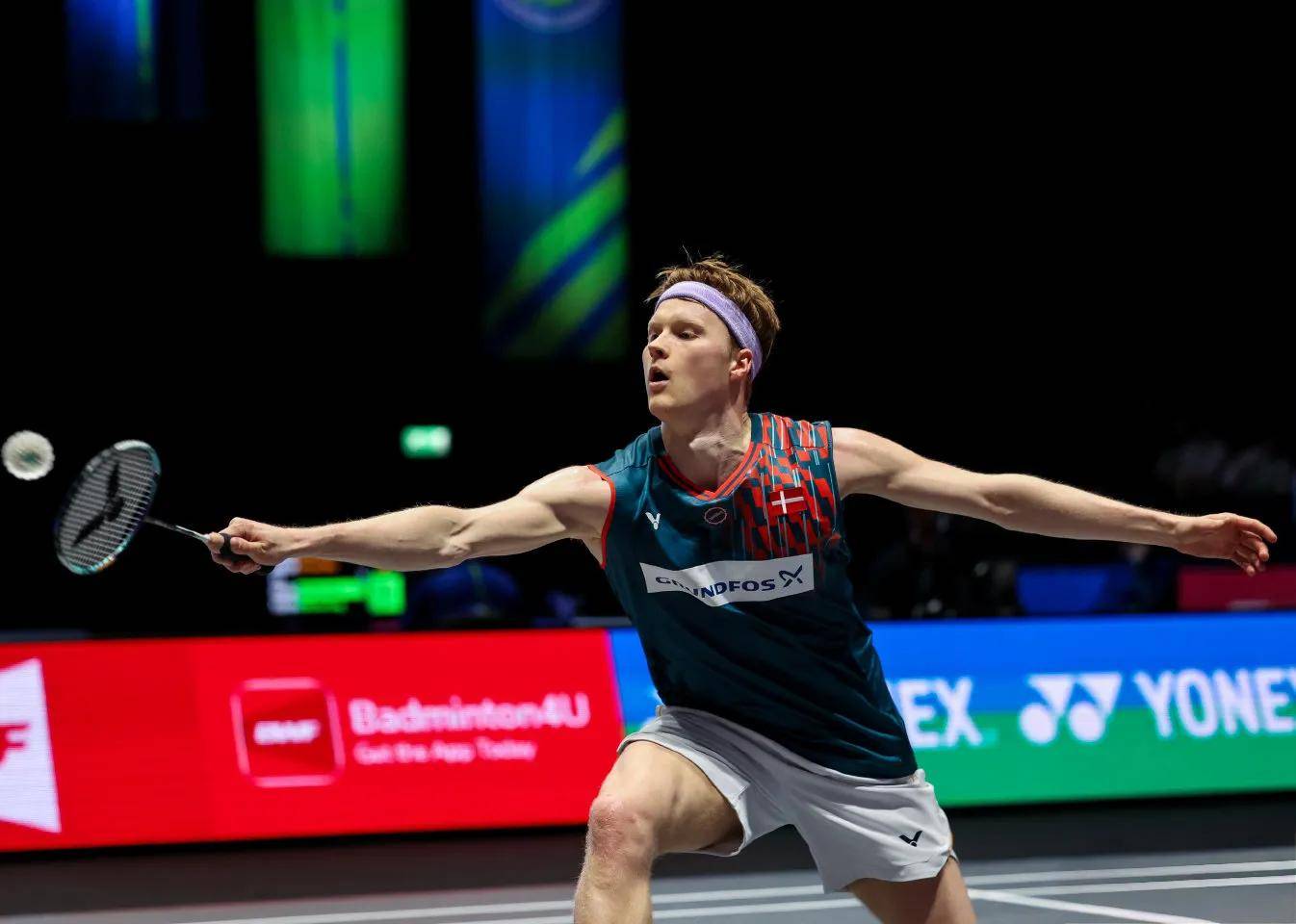 关于瑞士队在比赛中面对强敌，取得惊险胜利的信息