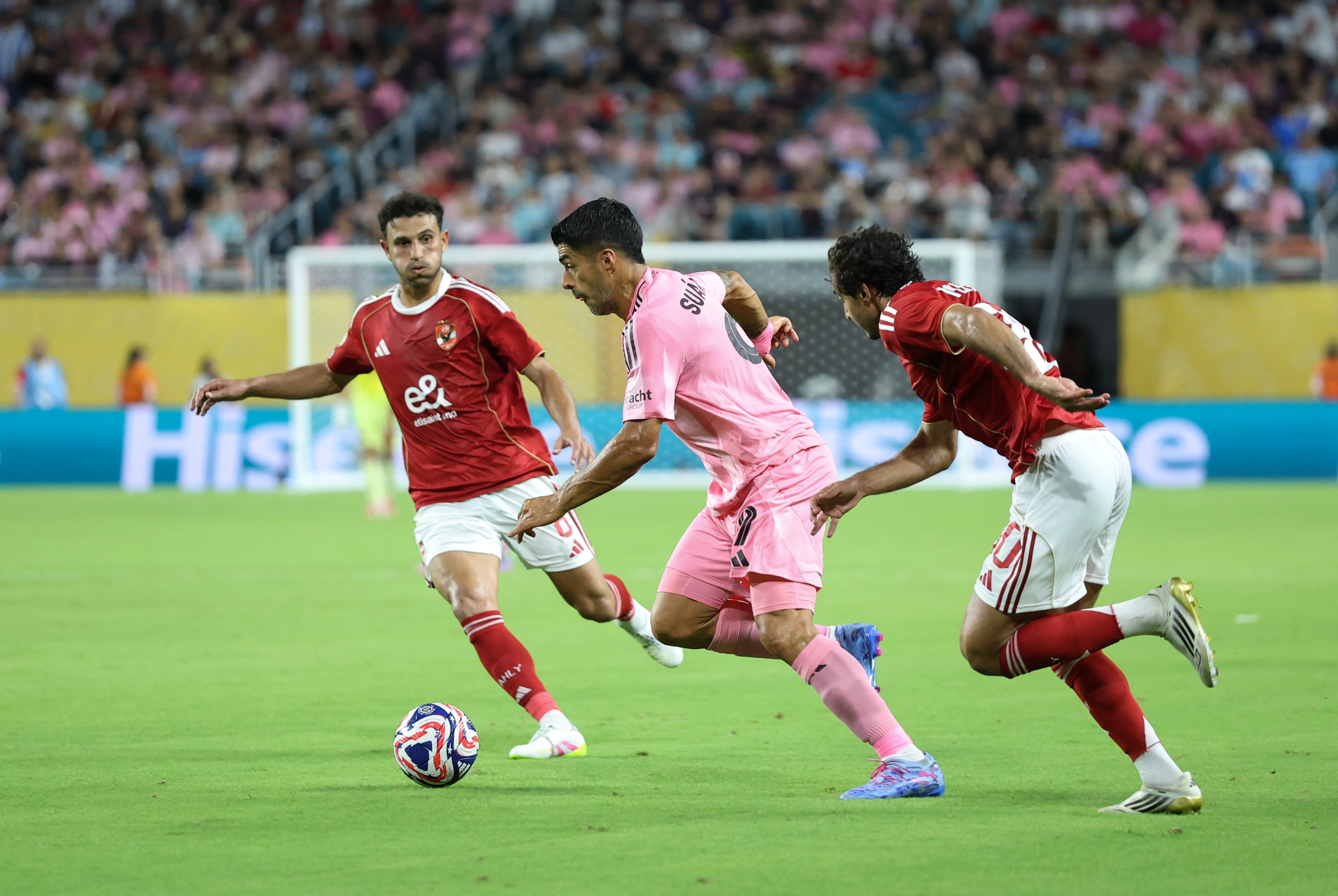 开云体育网页版入口-火爆！国际足球赛事席卷全球