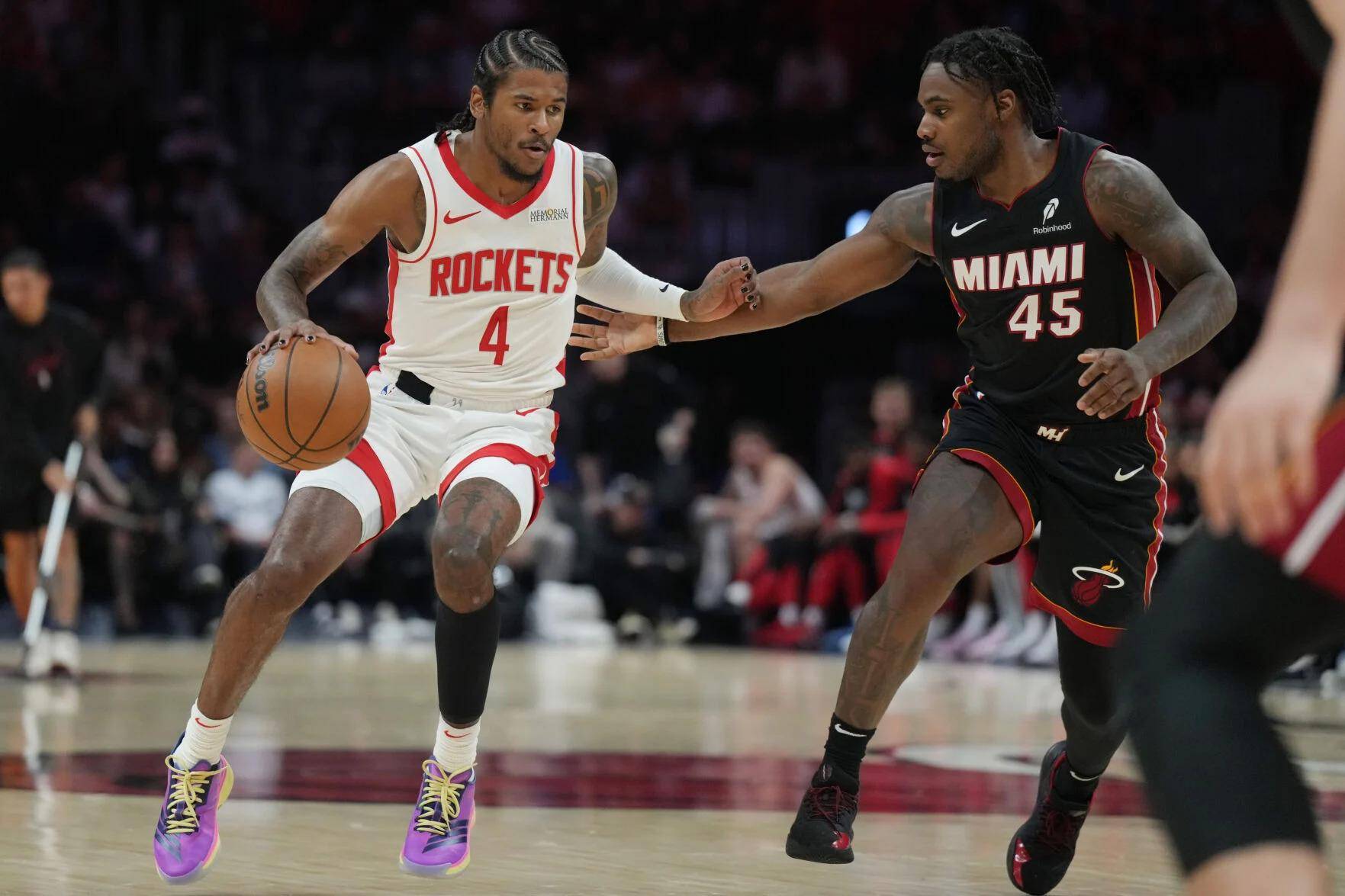 火箭队在主场力克热火，获得连胜的简单介绍